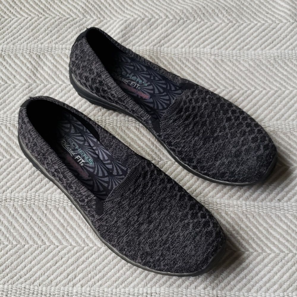 EUC Skechers Relaxed Fit with Memory Foam